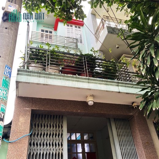 Bán  nhà chính Chủ MTKD ngay Nguyễn Sơn quận Tân Phú 43m2 -4T hơn 5 tỷ TL