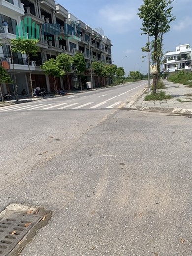 Chính chủ cần bán gấp lô 2 lô liền kề đập thông siêu hiếm biệt thự cổ dương, đối diện trường