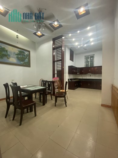 Cho thuê nhà gần bệnh viện đa khoa tỉnh, phường Liên Bảo. DT 100m2