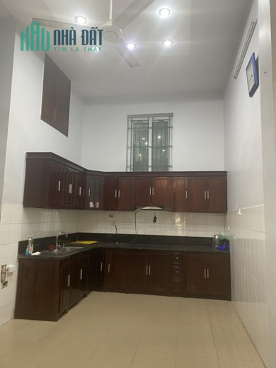 Cho thuê nhà gần bệnh viện đa khoa tỉnh, phường Liên Bảo. DT 100m2