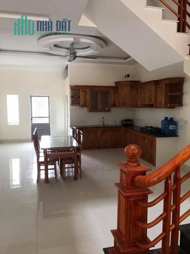 Cho thuê nhà 06 phòng ngủ tại Liên Bảo.  Vị trí gần chung cư vinaconex. Giá 19tr/ tháng.