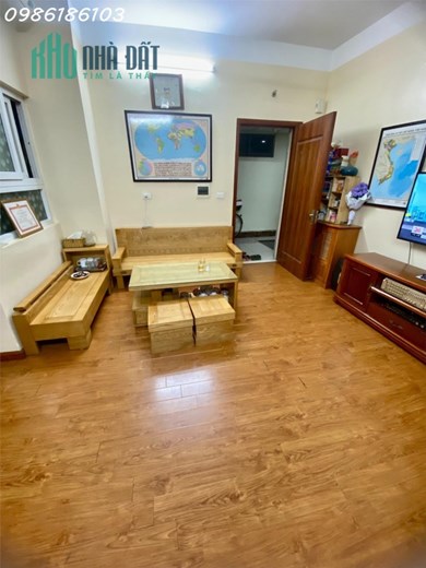Bán căn hộ chung cư 2PN trong ngõ 214 Nguyễn Xiển, Thanh Xuân.