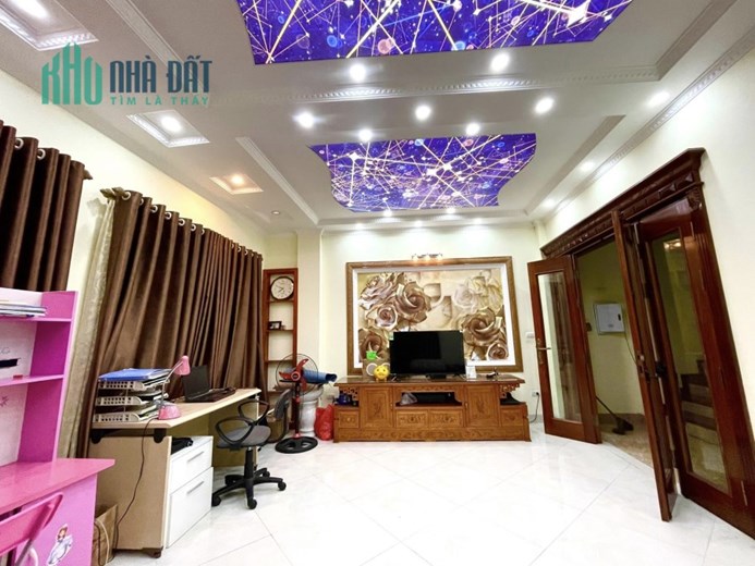 Bán nhà Thạch Bàn, Ô tô, Gần phố, 3 thoáng, 45 m2, 5T, nhĩnh 4 tỷ.