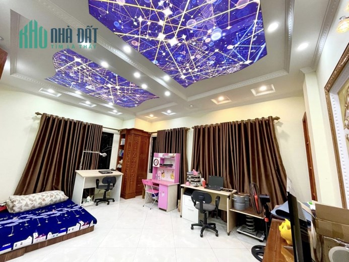 Bán nhà Thạch Bàn, Ô tô, Gần phố, 3 thoáng, 45 m2, 5T, nhĩnh 4 tỷ.