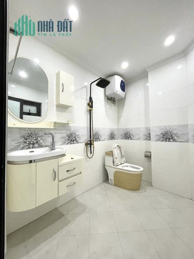 Bán nhà Thạch Bàn, Ô tô, Gần phố, 3 thoáng, 45 m2, 5T, nhĩnh 4 tỷ.