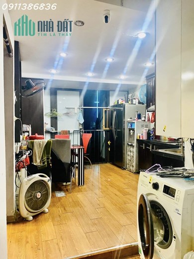 💥Bán nhà Tập thể gần phố Chùa Láng 81m, 3 ngủ, Mới đẹp, 2.38 tỷ💥