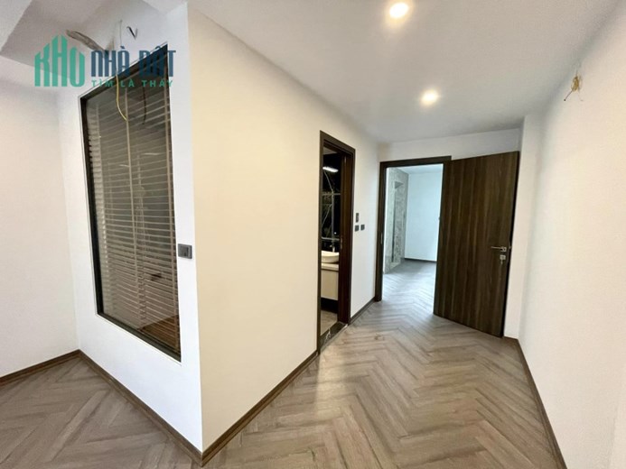 NHÀ ĐẸP Ở LUÔN - YÊN PHỤ - GARA Ô TÔ TRÁNH, THANG MÁY XỊN, NỘI THẤT NHẬP KHẨU