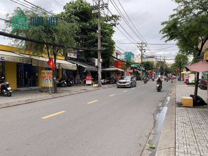 NHÀ MẶT TIỀN KINH DOANH - ĐƯỜNG NGUYỄN VĂN QUÁ - NGANG 4.55M KINH DOANH 24/7