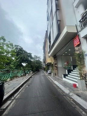 Cho thuê cửa hàng (văn phòng) tầng 1 số 156A Yên Hoa, Q.Tây Hồ; 16tr/th; 0983319698