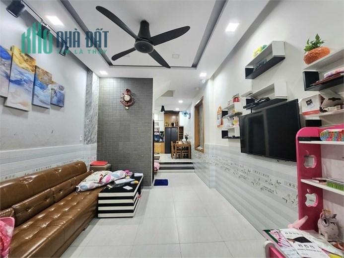 Ngay Siêu Thị Emart 2 Phan Huy Ích, P12, Gò Vấp – 4 tầng Full nội thất, 5.9 tỷ