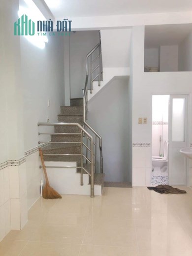 BÁN NHÀ ĐOÀN VĂN BƠ Q4 CÁCH Q1 CÓ 50 M 
DIỆN TÍCH SỬ DỤNG 95 M2 - 3 TẤM CÓ 3 TỶ