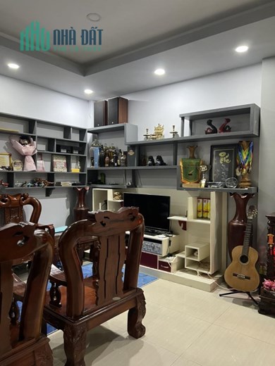 NHÀ ĐẸP - GIÁ TỐT - Chính Chủ Cần Bán Gấp Căn Nhà Tại Đường Lê Văn Khương