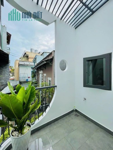 SIÊU PHẨM BÌNH THẠNH - NGAY CHỢ BÀ CHIỂU - 4.7x8.5 CỰC ĐẸP-2 TẦNG 3PN TẶNG NỘI THẤT MỚI XỊN - HXH -
