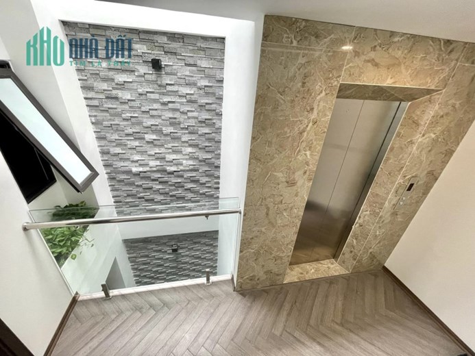 NHÀ MỚI Ở NGAY - AN DƯƠNG - GARA Ô TÔ TRÁNH, THANG MÁY, NỘI THẤT ĐẲNG CẤP