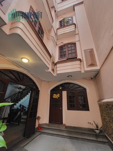 Bán CHDV Lê Thánh Tôn, Bến Nghé, Q1, 75m2, 6 tầng, ngang 8m.