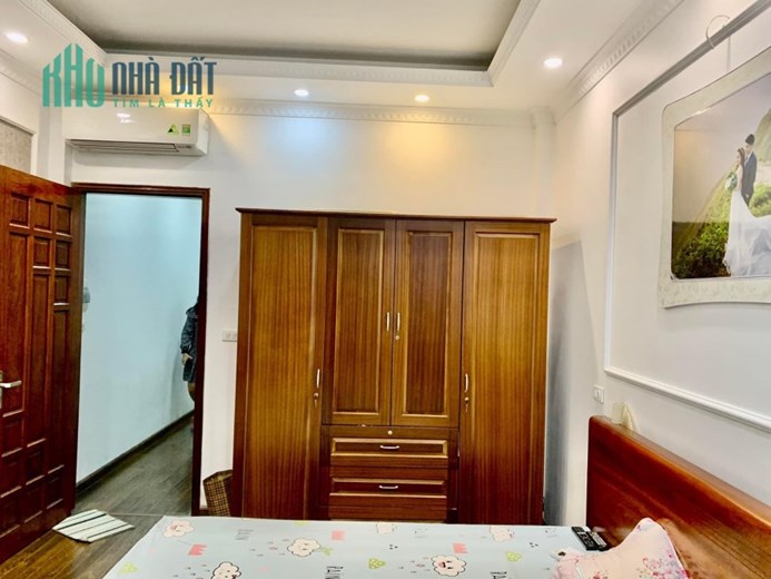 BÁN NHÀ MẶT PHỐ PHƯỜNG NGỌC THUY(LONG BIÊN)  100M2 X 3 TẦNG_ LÔ GÓC_ KINH DOANH_ GARA Ô TÔ NHỈNH 6