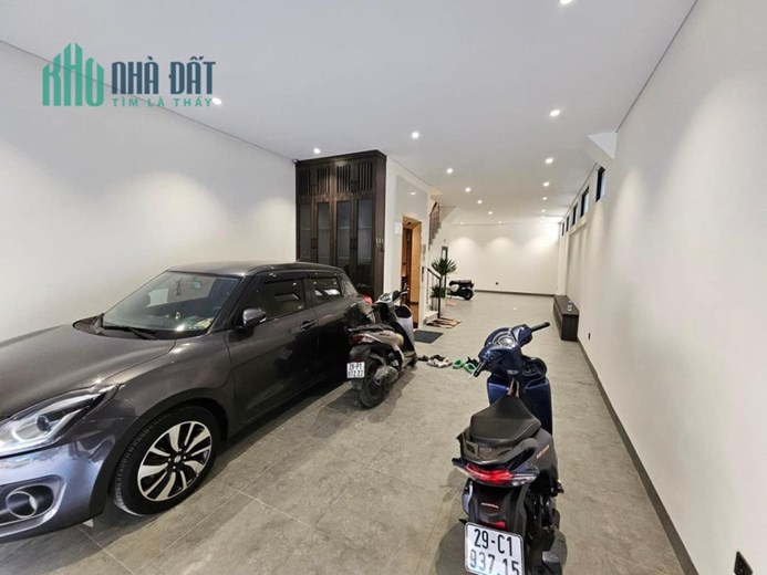 NHÀ ĐẸP Ở NGAY - NGHI TÀM - GARA 7 CHỖ, THANG MÁY NHẬP, NỘI THẤT NHẬP KHẨU