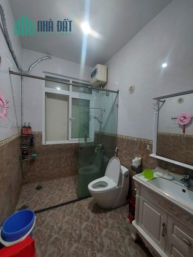 BÁN NHÀ 3 TẦNG DÂN XÂY_DIỆN TÍCH RỘNG- GẦN PHỐ _ TIỆN ÍCH BẠT NGÀN_ ĐỨC GIANG( LONG BIÊN)