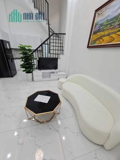 CHỈ 3 TỈ 1 CÓ NGAY NHÀ MỚI 25m x 5tâng x mt 6m 
Tại Ngõ Trại Cá ( ngõ 118 Trương Định- HBT)