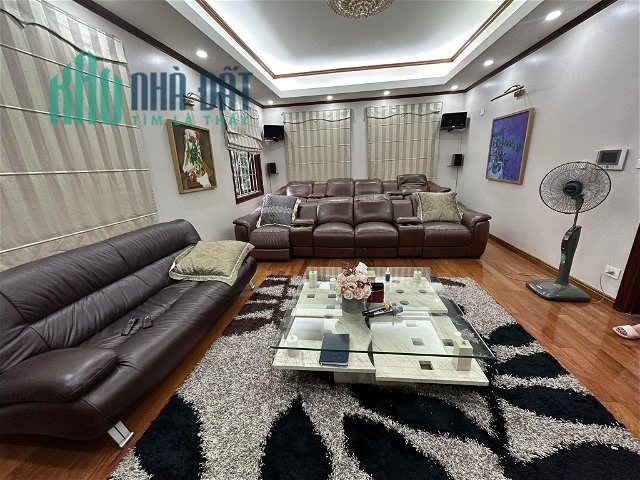 BÁN NHÀ PHÂN LÔ, VỊ TRÍ ĐẸP, SÁT PHỐ, VỈA HÈ, Ô TÔ TRÁNH, KINH DOANH ĐỈNH PHỐ TRUNG KÍNH.
