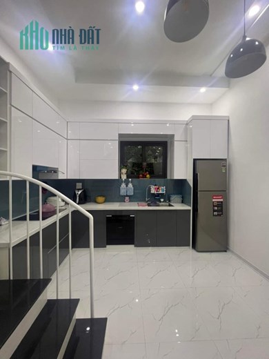 Bán nhà Tôn Đức Thắng,59M x4 tầng,MT4.2M ,ngõ thông tứ tung,2 thoáng trước sau,giao thông thuận