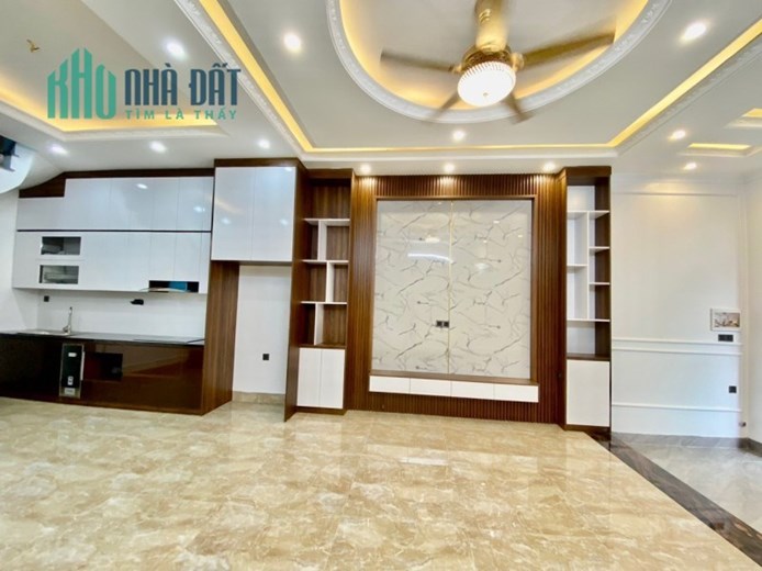 NHÀ PHỐ BỒ ĐỀ - VỊ TRÍ ĐẸP - NGÕ THÔNG - GẦN Ô TÔ TRÁNH - 2 THOÁNG, TIỆN ÍCH BẠT NGÀN