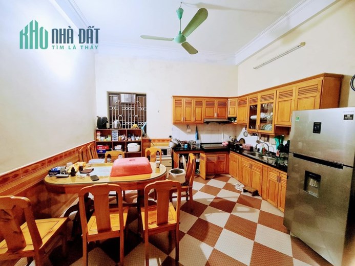 Bán nhà ngõ LẠC LONG QUÂN- View hồ tây diện tích rộng ở sướng 92m 8.0 tỷ
