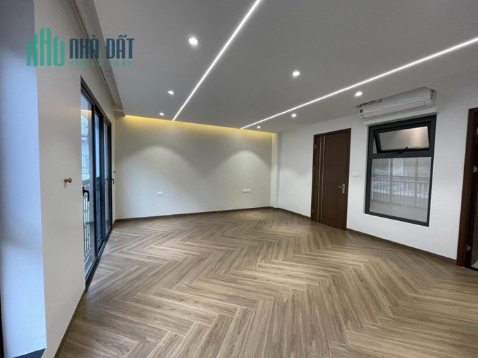 NHÀ SIÊU ĐẸP SÁT MẶT PHỐ Khương Đình 32m 6 tầng thang máy MT8m ô tô đỗ gần giao thông thuận lợi