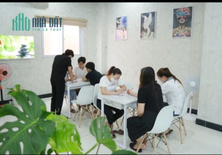 Sang nhượng spa Huỳnh Tấn Phát, Quận 7, DT 250m2