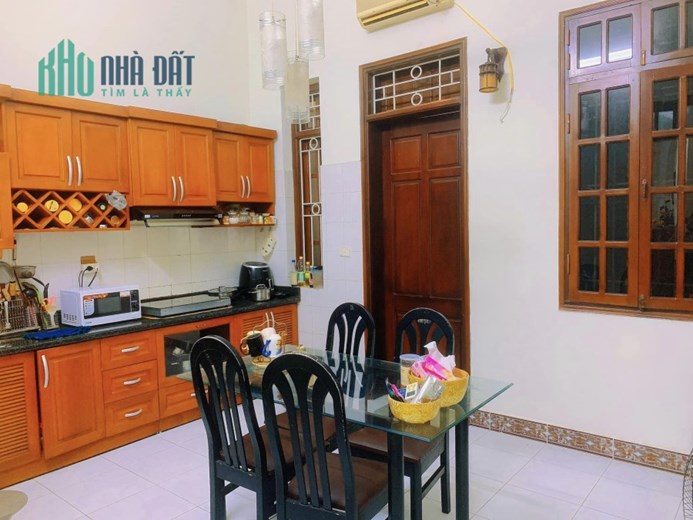 MẶT NGÁCH NÔNG , NHÀ ĐẸP LẠC LONG QUÂN , 2 THOÁNG , AN SINH TỐT