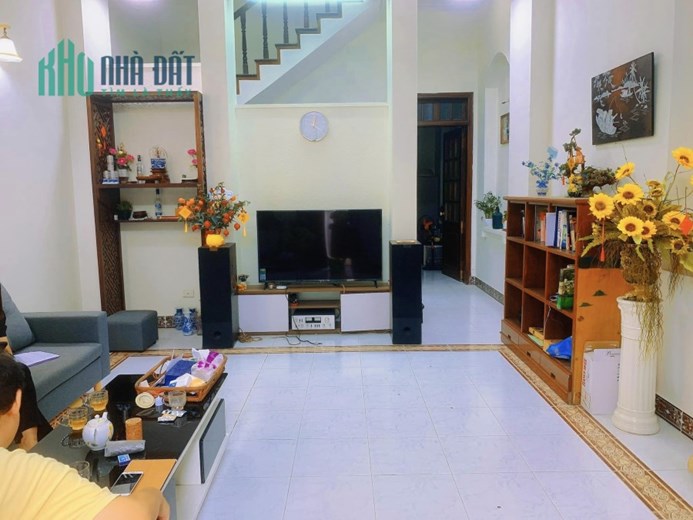MẶT NGÁCH NÔNG , NHÀ ĐẸP LẠC LONG QUÂN , 2 THOÁNG , AN SINH TỐT