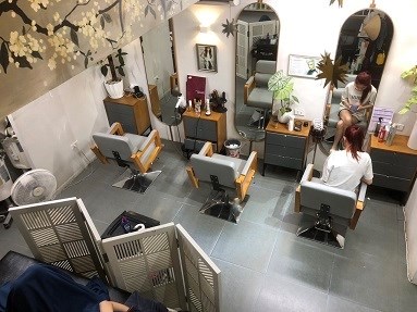 SANG NHƯỢNG MẶT BẰNG CỬA HÀNG THỜI TRANG TÓC( ĐÃ HOẠT ĐỘNG ĐƯỢC 4 NĂM)- VỊ TRÍ ĐẸP, SÁT GÓC NGÃ TƯ