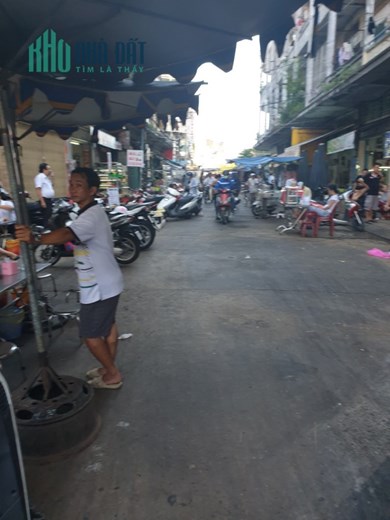 Nhà phố rẻ tiện kinh doanh 4 x 17m Chợ Phùng Hưng Q5 TP.HCM