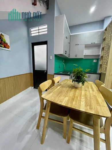 Nhà siệu đẹp - Bán nhà 3 tầng Kiệt đường Núi Thành. sát công viên CHÂU Á