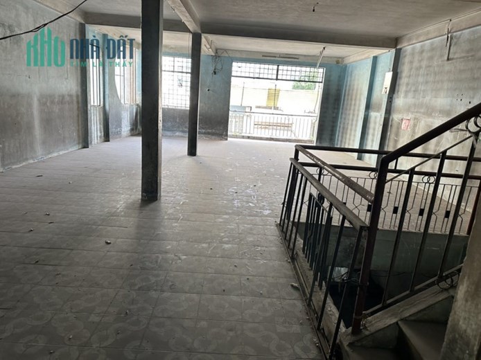 Bán đất tặng NHÀ TO -  Minh Phụng - P.9 - Q.6 - Hẻm như Mặt Tiền - 198m2 - 5 tầng - Ngang gần 8m -