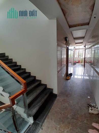 CẦN BÁN TÒA NHÀ 30 CĂN HỘ CAO CẤP THU NHẬP KHỦNG TRÊN 100TR/THÁNG.
Hoà An, Cẩm Lệ, Đà Nẵng. Diện