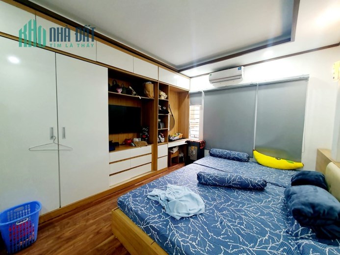Bán nhà phố Hào Nam, 3 thoáng, ngõ thông Kd đỉnh, 69m, 4PN, 6.25 tỷ