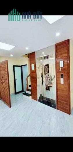 ANH TRAI CHUYỂN CÔNG TÁC CẦN BÁN NHÀ 5 TẦNG - DT:63M2 6 PHÒNG NGỦ ÔTÔ 7 CHỖ VÀO NHÀ - PHỐ NGUYỄN