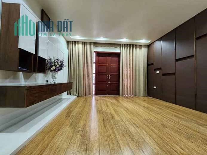 ANH TRAI CHUYỂN CÔNG TÁC CẦN BÁN NHÀ 5 TẦNG - DT:63M2 6 PHÒNG NGỦ ÔTÔ 7 CHỖ VÀO NHÀ - PHỐ NGUYỄN