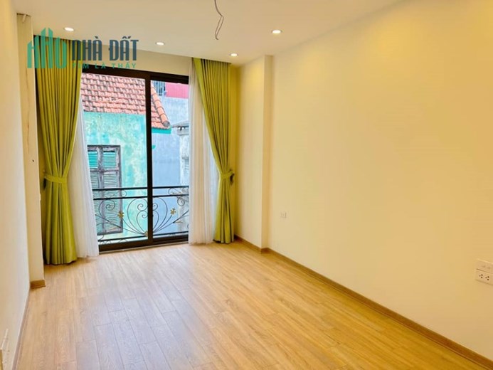 Bán nhà Giáp Nhị - Hoàng Mai 38m2 x5Tầng,sát phố. Giá 3.95 tỷ 0969693855.
