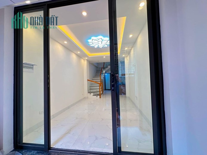 Bán nhà Giáp Nhị - Hoàng Mai 38m2 x5Tầng,sát phố. Giá 3.95 tỷ 0969693855.