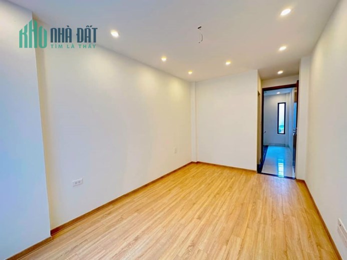 Bán nhà Giáp Nhị - Hoàng Mai 38m2 x5Tầng,sát phố. Giá 3.95 tỷ 0969693855.