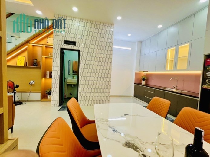 Bán Nhà Dương Quảng Hàm Giáp Bình Thạnh 70m2 Giá 7 Tỷ 4 Hẻm Xe Hơi