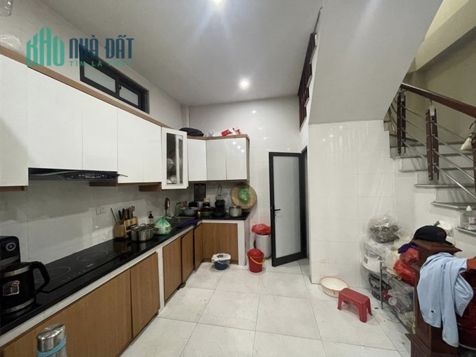 BÁN NHÀ PHÂN LÔ_ NGUYỄN VĂN CỪ(LONG BIÊN)_ DÂN XÂY_ 5 TẦNG_ LÔ GÓC_ 3 THOÁNG_ Ô TÔ VÀO NHÀ_ GIÁ HƠP