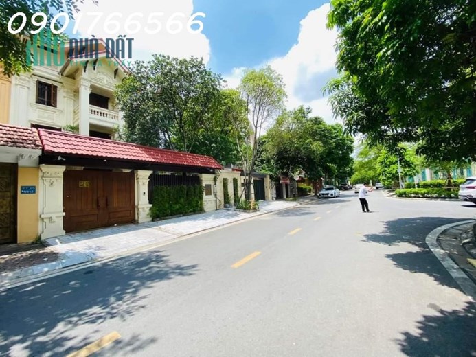 Giá Cực Sốc, Biệt Thự  KĐTM Dịch Vọng, Quận Cầu Giấy, 307m x 4T, Giá hơn 60 tỷ.