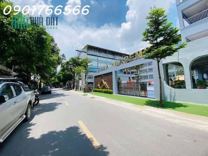 Giá Cực Sốc, Biệt Thự  KĐTM Dịch Vọng, Quận Cầu Giấy, 307m x 4T, Giá hơn 60 tỷ.