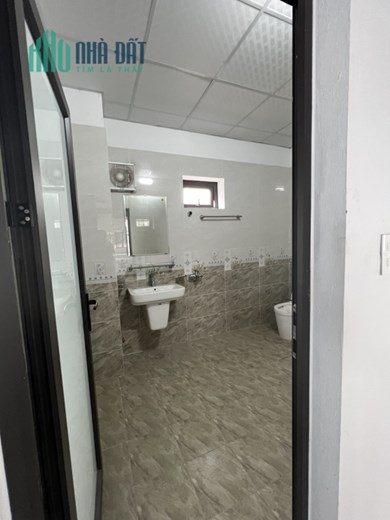Cho thuê mặt sàn tầng 2 tuyến Lê hồng Phong diện tích 200 M 40 tr tháng