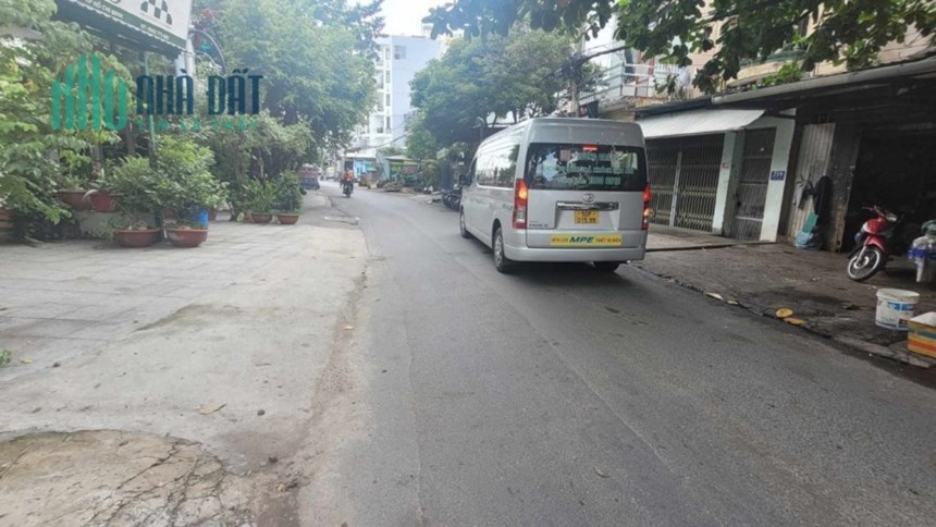 Bán nhà Tân Bình sát sân bay Tân Sơn Nhất, 80m2, 3 tầng lầu, oto ngủ trong nhà chỉ 6.2 tỷ