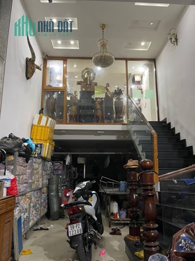 Bán nhà Tân Bình sát sân bay Tân Sơn Nhất, 80m2, 3 tầng lầu, oto ngủ trong nhà chỉ 6.2 tỷ