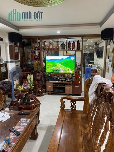 Bán nhà Tân Bình sát sân bay Tân Sơn Nhất, 80m2, 3 tầng lầu, oto ngủ trong nhà chỉ 6.2 tỷ